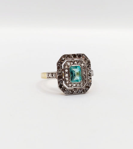 Bague 50 Bague art déco en or 18k et platine, émeraude et diamants taille roses 58 Facettes A03121