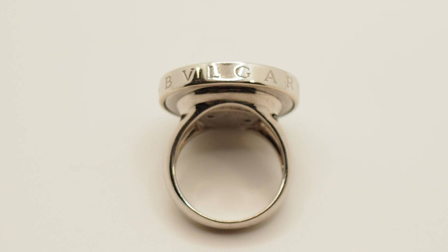 Bague 54 Bague Bulgari Yin Yang en or blanc et onyx 58 Facettes 30092