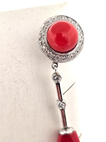 Boucles d'oreilles Boucles d'oreilles en or blanc serties de diamants et de corail 58 Facettes