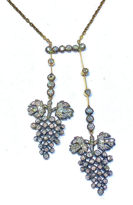 Parure collier négligé et boucles d’oreilles en or jaune et argent, diamants, Napoléon III