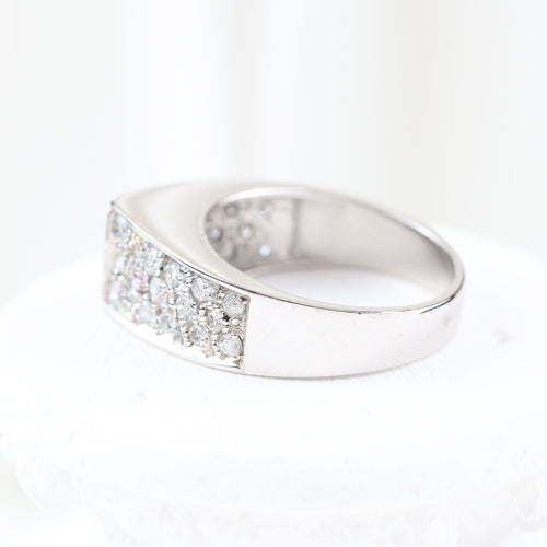 Bague 56 Bague en or blanc 18 carats pavée de diamants 58 Facettes VV1-A