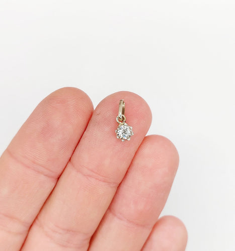 Pendentif Pendentif or blanc diamant taille ancienne serti griffes (circa 1900) 58 Facettes A05492