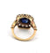 Bague en or jaune 18 carats 2028 C avec saphir central et diamants environnants