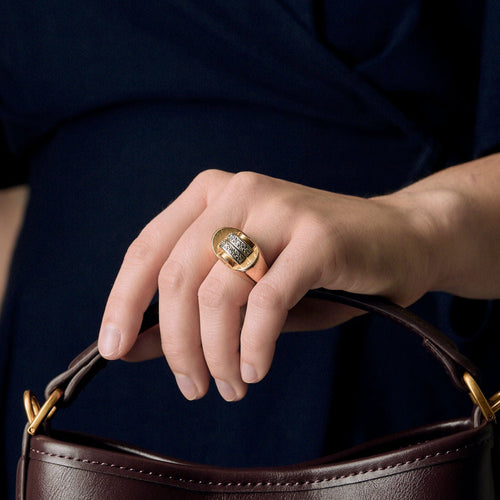 Bague 51 Bague Tank en or jaune, platine et diamants 58 Facettes TRO0631