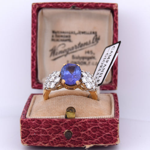 Bague 55 Bague ancienne en or jaune 18 carats avec saphir de 5,00 carats et diamants 58 Facettes AN502