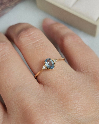 Bague 52 Bague or jaune, aigue-marine, diamants 58 Facettes 698