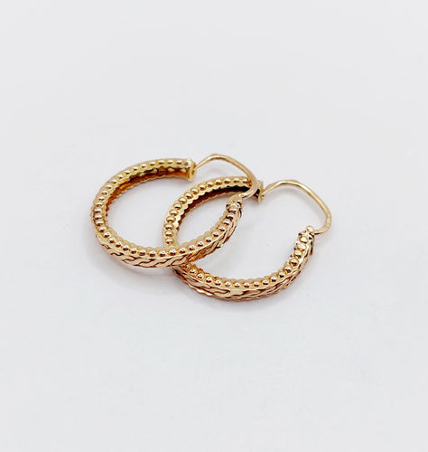 Boucles d'oreilles Créoles style Art Déco or rose finement travaillées (circa 1970) 58 Facettes A06262