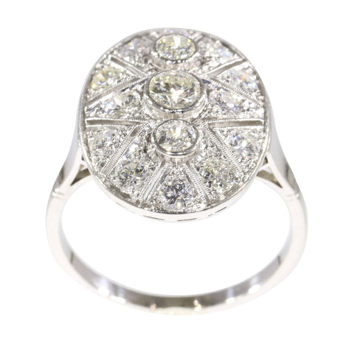 Romance éternelle : une bague en diamant Art déco des années 1950