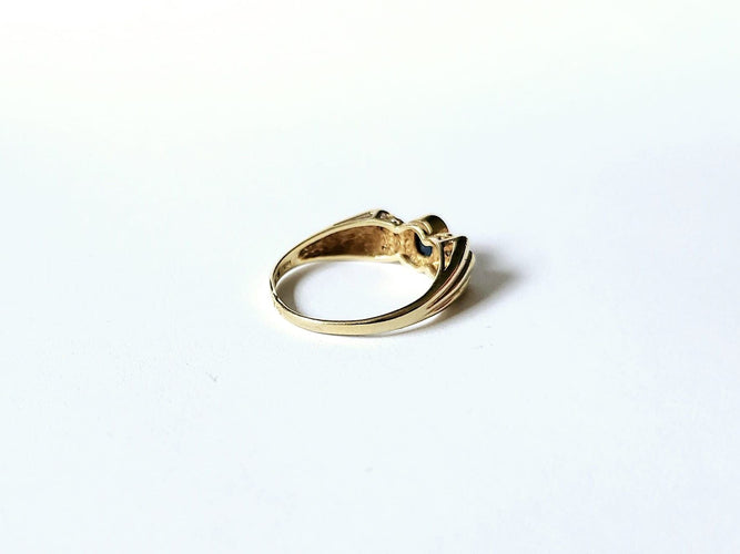 Bague or jaune, saphir et diamants