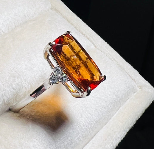 Bague Or, Grenat Spéssartite de 6.40 ct,  6 Diamants