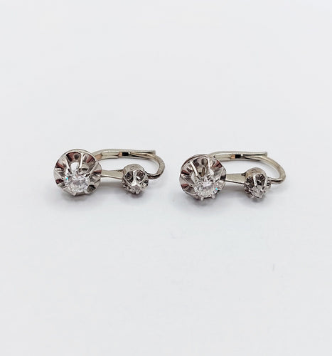 Boucles d'oreilles Dormeuses anciennes en or blanc 18k et platine serties de diamants 58 Facettes A06530