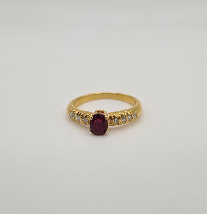 Bague 55.5 Bague or jaune sertie d’un rubis et diamants 58 Facettes