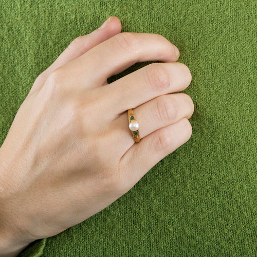 Bague Bague or jaune perle de culture et émeraudes 58 Facettes LP887/15