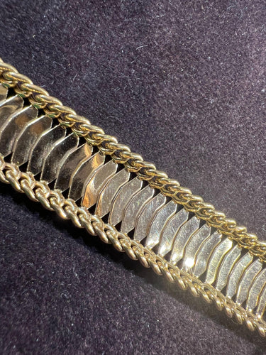 Bracelet Bracelet or jaune époque 1950 58 Facettes 7788 A