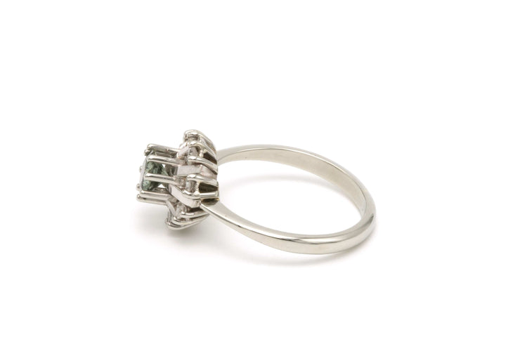 Bague Années 50 en or blanc 18 carats sertie d'une tourmaline et de diamants "taille" 8/8