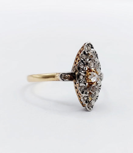 Bague marquise or jaune, platine et diamants (circa 1900)