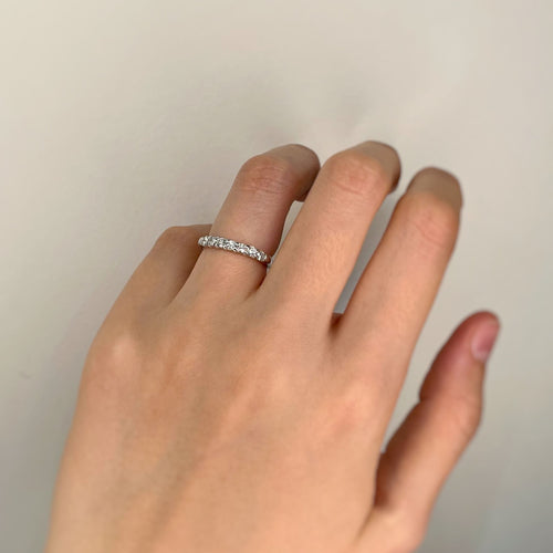 Bague Demi alliance - Or & Diamants 58 Facettes 220532R