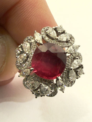 Pendentif Bague en or , rubis et diamants, transformable en pendentif 58 Facettes