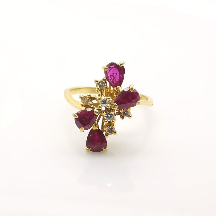 Bague 54 Bague en or jaune rubis et diamants 58 Facettes