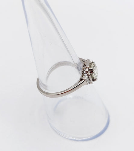 Bague 53 Bague solitaire Art déco en platine, diamant 0,80 carat et diamants baguettes 58 Facettes A06520