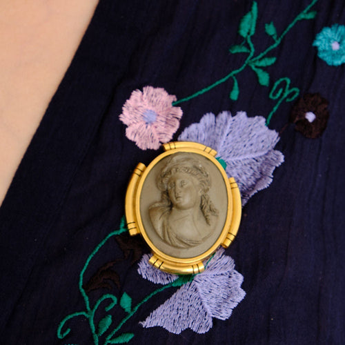 Broche Broche Ancienne Camée de lave 58 Facettes