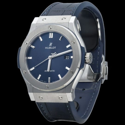 Montre Hublot Montre Classic Fusion 42 Bleu 58 Facettes MT40735