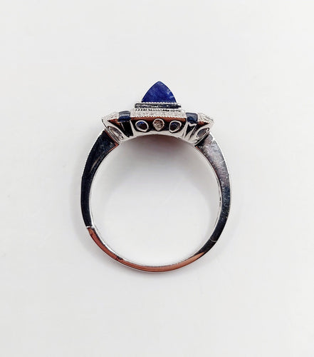 Bague Art Déco Platine, saphir pain de sucre et diamants, Branar Paris 58 Facettes A06224