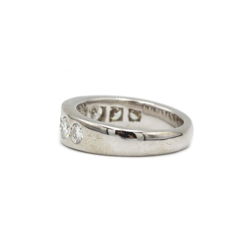 Bague 54 Bague - Or blanc et diamants 58 Facettes 1063