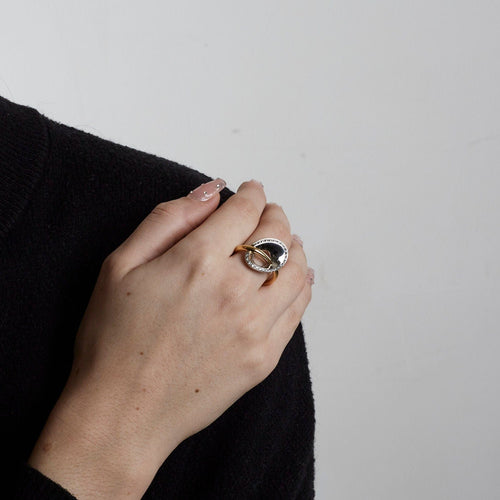 Bague 51 Bague en or jaune et or blanc 58 Facettes 2560