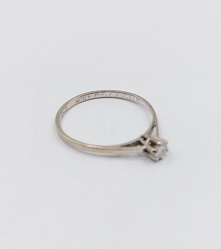 Bague 53.5 Bague solitaire vintage or blanc 14k diamant 0,12 carat 58 Facettes A06195