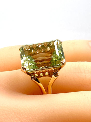 Bague en or jaune et béryl vert 20 carats