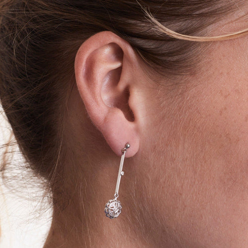 Boucles d'oreilles Pendants d'oreilles diamants or blanc ciselé ajouré 58 Facettes