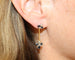 Boucles d'oreilles Paire de pendants d'oreilles 2 ors jaune, blanc avec saphirs et brillants 58 Facettes 586