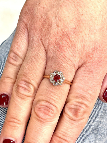Bague Bague marguerite ancienne en or rose 18 carats ornée d’un saphir rose et diamants 58 Facettes
