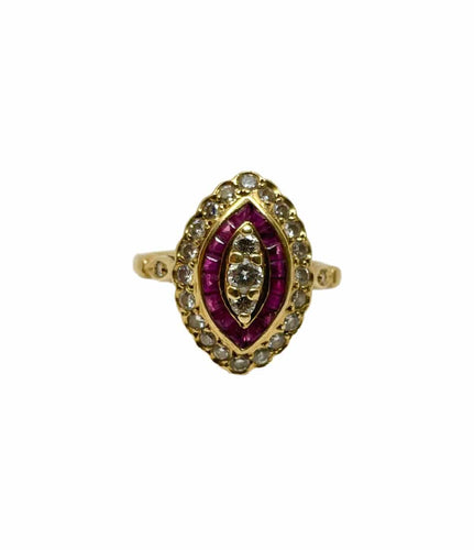 Bague 54 Bague marquise or jaune, diamants et rubis 58 Facettes