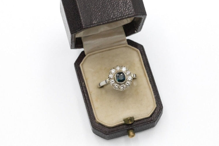 Bague 58 Bague en or blanc, saphir et diamants, milieu du XXe siècle 58 Facettes 11385