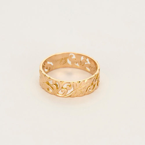 Alliance en or jaune à motif de feuilles