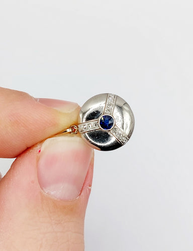 Pendentif cible art déco en or blanc 18k et platine, saphir synthétique et diamants