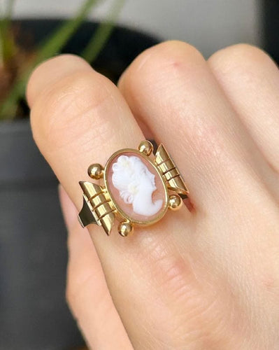 Bague 54.5 Bague en or jaune 18k ornée d'un camée 58 Facettes