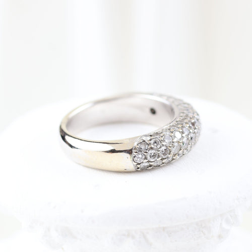 Bague 52 Bague en or blanc 18 carats pavée de diamants 58 Facettes VV1-C