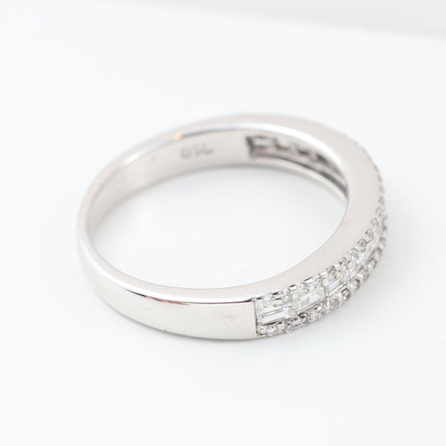 Bague 51 Bague en or blanc 18 carats sertie de diamants taille baguette et brillant 58 Facettes 130019