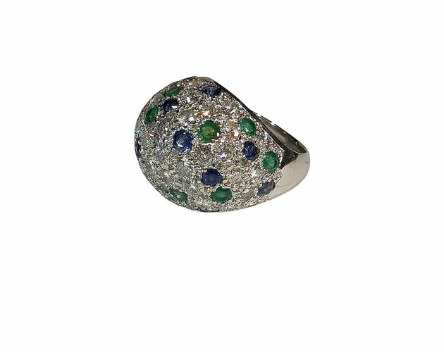 Bague 50 Bague dôme pavée de diamants , saphirs et émeraudes 58 Facettes