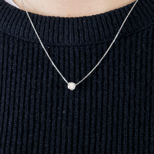 Collier Collier ras de cou en or blanc et diamants 58 Facettes 240791