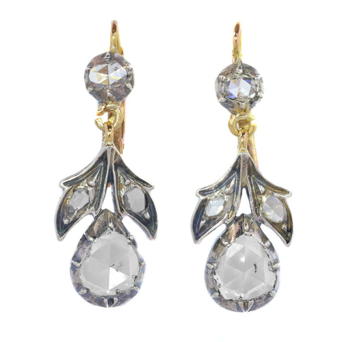 Boucles d'oreilles Grâce victorienne : boucles d'oreilles pendantes en diamant d'une élégance intemporelle 58 Facettes 21344-0155