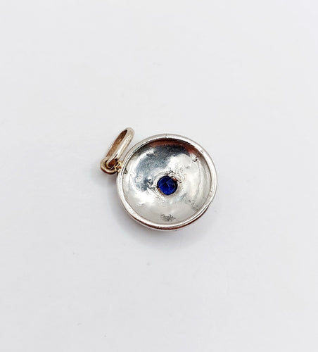 Pendentif cible art déco en or blanc 18k et platine, saphir synthétique et diamants