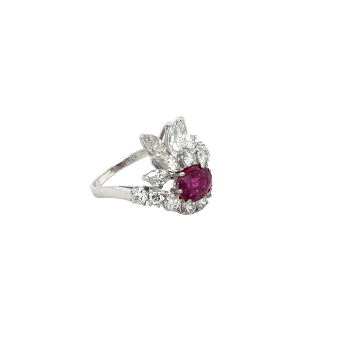 Bague Cocktail années 70 or blanc rubis diamants