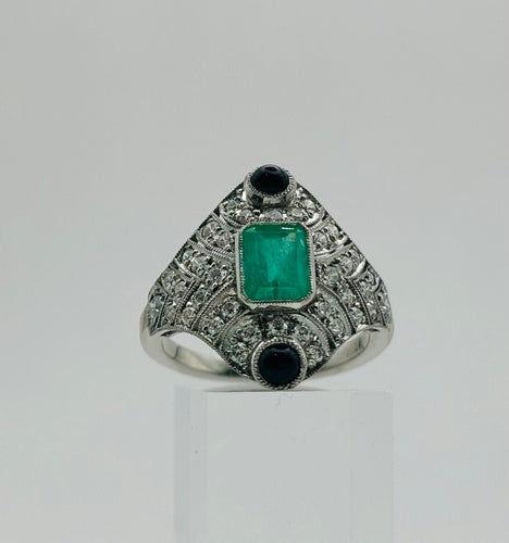 Bague 54 Bague de style Art Déco en platine, avec émeraude centrale, diamants et onyx 58 Facettes 50244