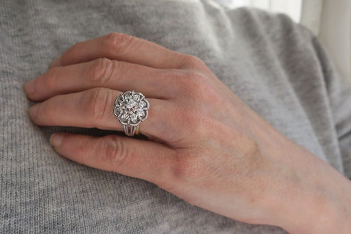 Ring 56.5 Daisy flower diamond ring in white gold 58 Facettes