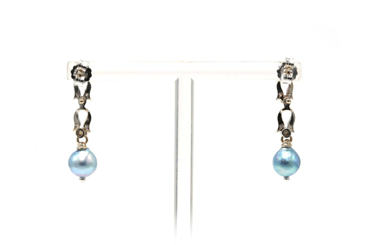 Boucles d'oreilles Boucles d'oreilles Art Nouveau en or blanc 18 carats serties de perles et de diamants 58 Facettes 22756