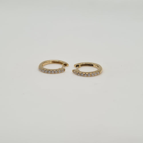 Boucles d'oreilles Créoles or jaune 18 carats serties de diamants 58 Facettes